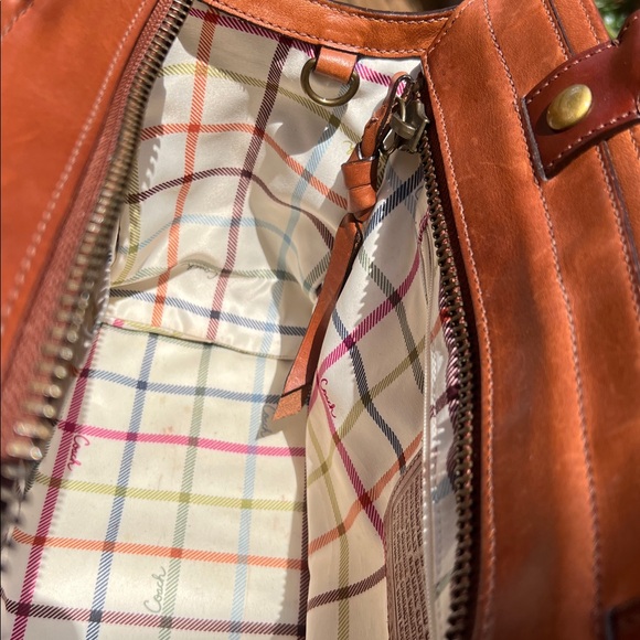 Coach - Picture 9 of 11